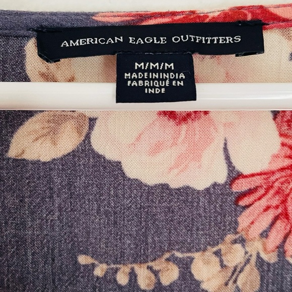 AMERICAN EAGLE Romantic Floral Long Sleeve V-Neck Blouse Top Size Medium - Picture 13 of 15